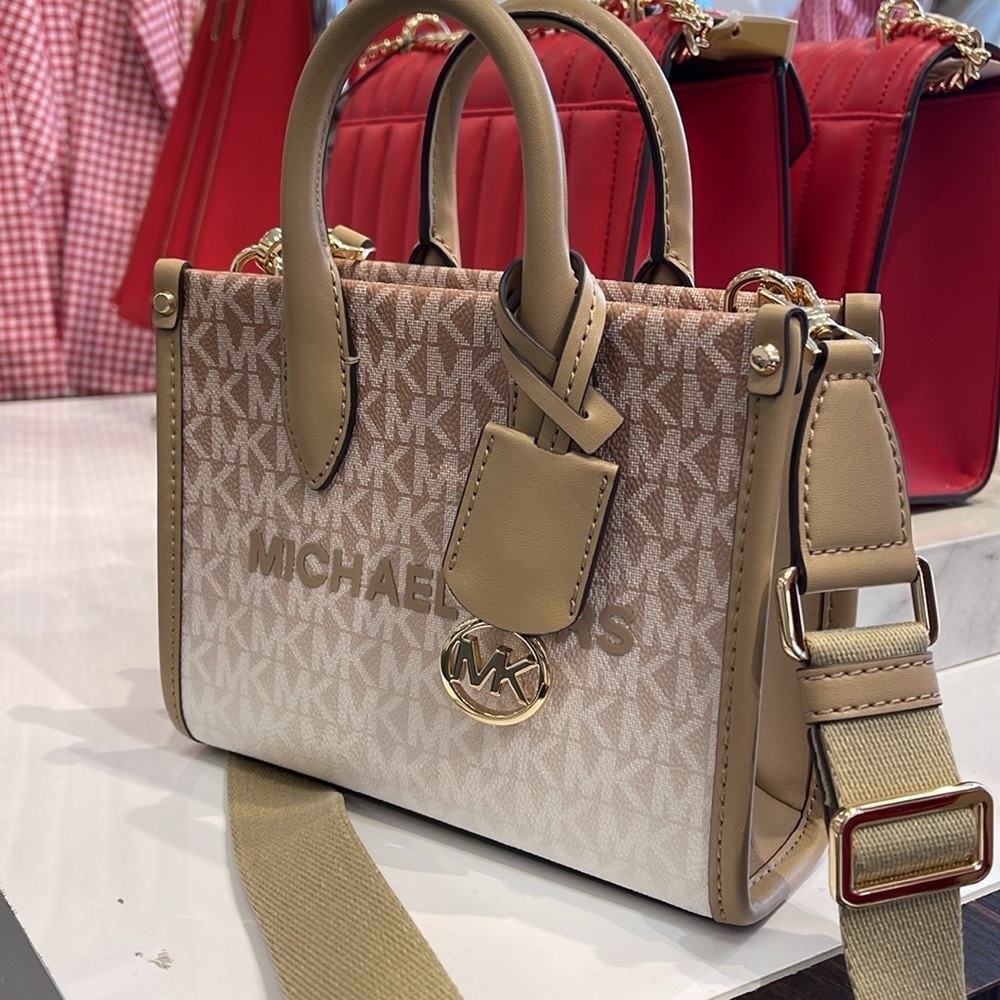 Michael Kors Mirella Extra-Small Ombré Logo Crossbody XBODY Shopper
Camel
NWT - Picture 6 of 16